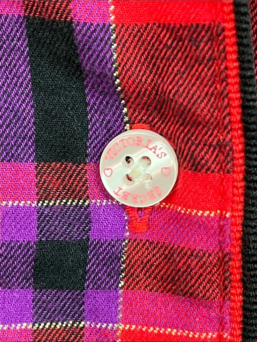 VICTORIA’S SECRET RED PLAID SLEEP SHIRT SZ MD AND OTR FUZZY SLIPPERS SZ 7-8